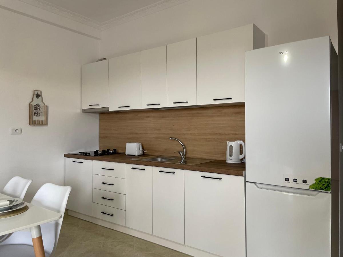 The Sunset Apartment Vlorë Esterno foto