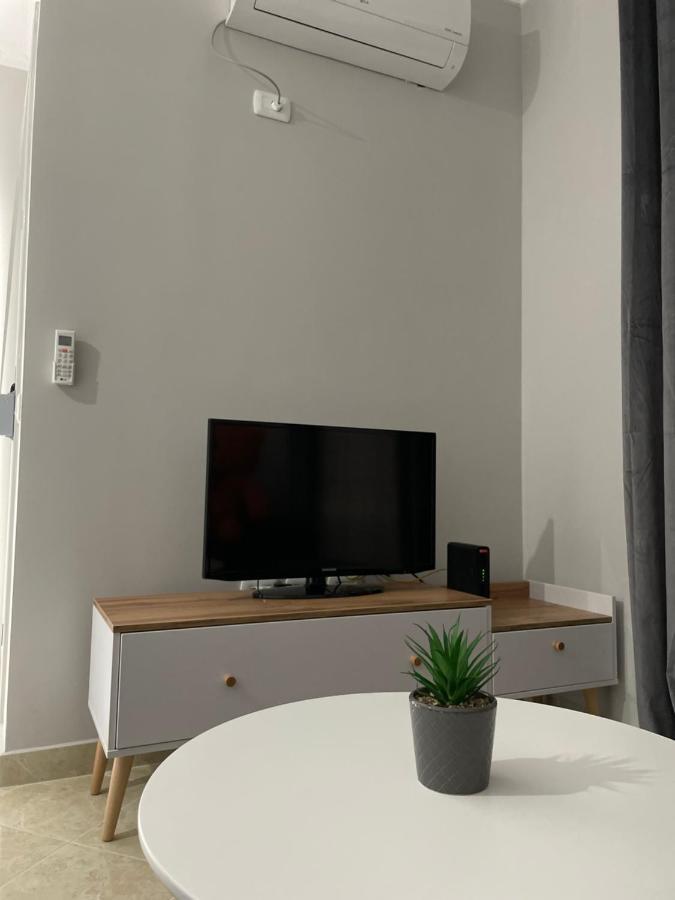 The Sunset Apartment Vlorë Esterno foto