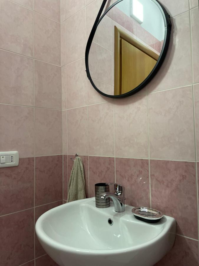 The Sunset Apartment Vlorë Esterno foto