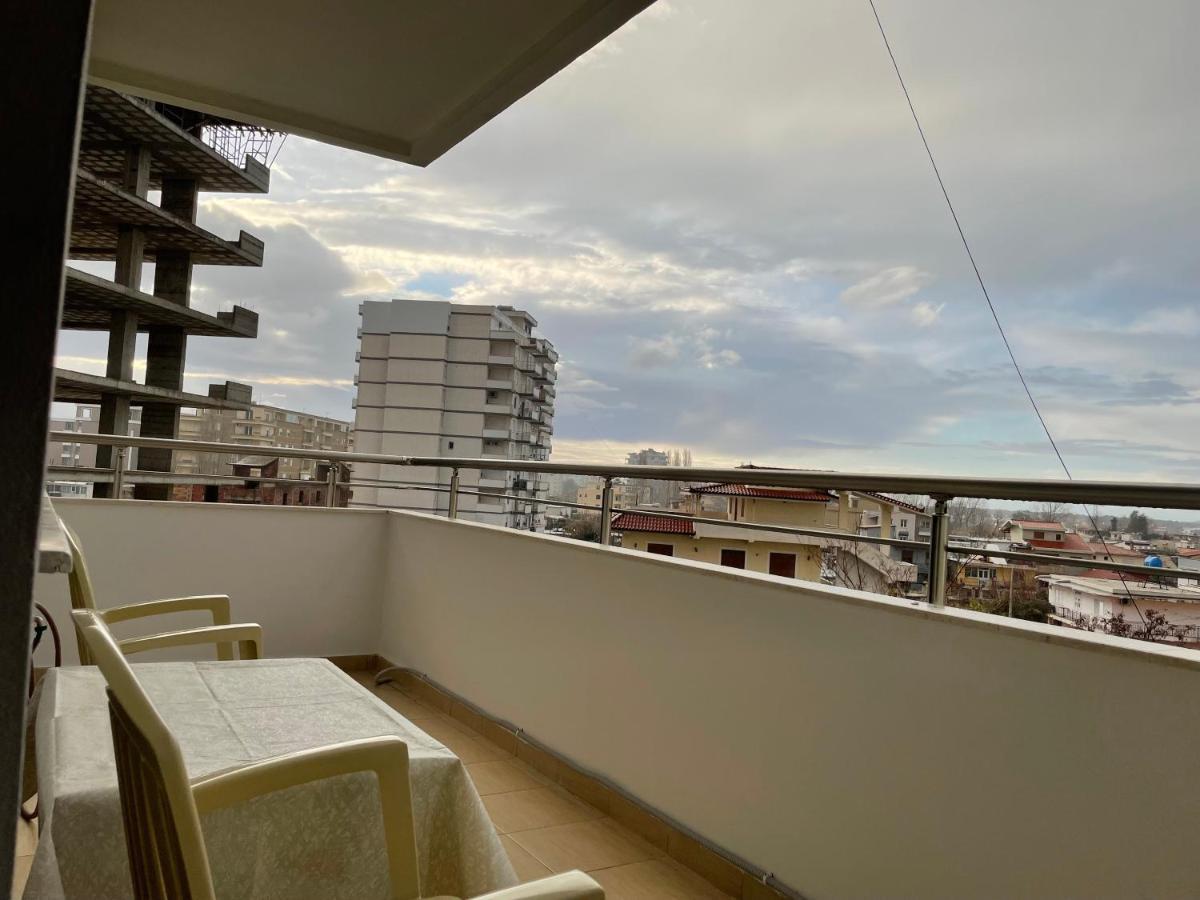 The Sunset Apartment Vlorë Esterno foto